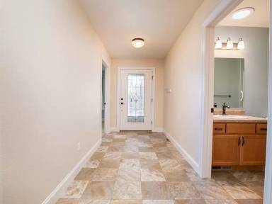 Main picture of 1745 Golf Dr