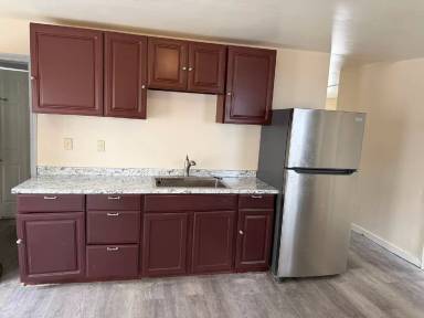 Main picture of 13 Moores Ct
