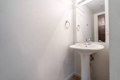 Main picture of 215 E McKinley St