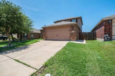 Main picture of 19420 James Manor St