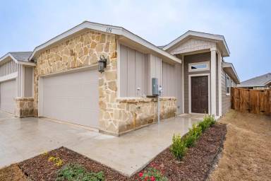 Main picture of 656 Wheatfield Dr