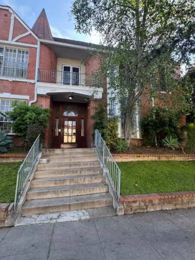 Main picture of 636 N Plymouth Blvd