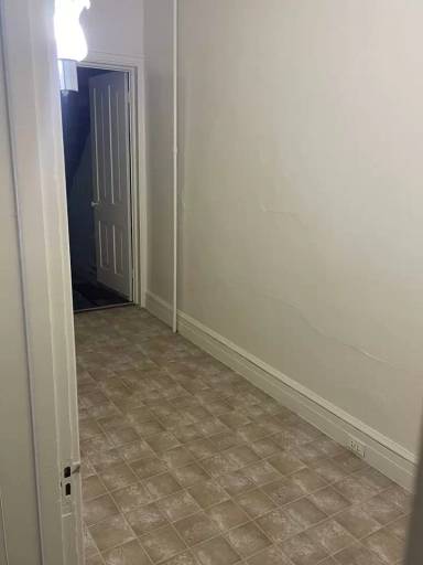 Main picture of 221 S 10th St