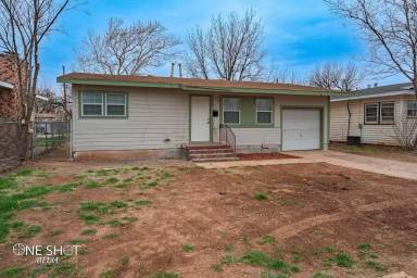 Main picture of 1718 N Mockingbird Ln