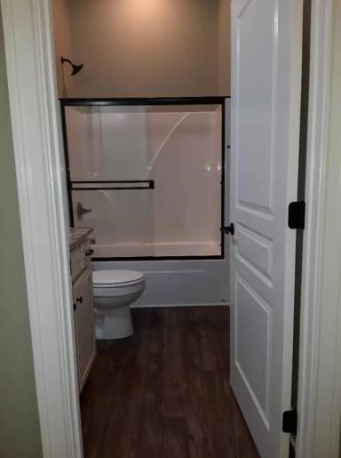 Main picture of 136 1/2 W Main St