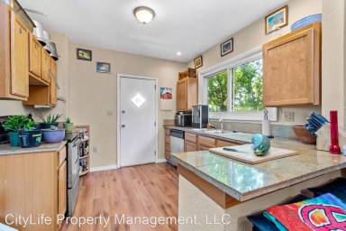 Main picture of 145 Oak Park Rd