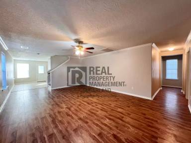 Main picture of 2706 Skyview Downs Dr