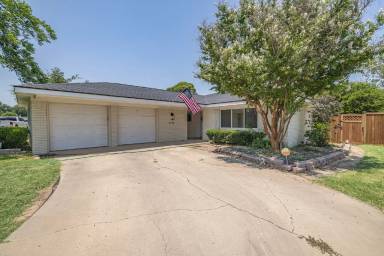 Main picture of 3216 Frontier Dr