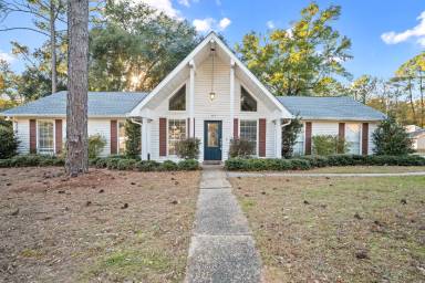 Main picture of 111 Montclair Loop
