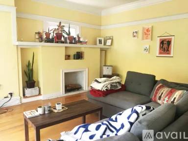 Main picture of 3034 N Troy St