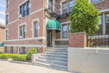 Main picture of 1480 Commonwealth Ave