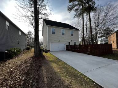 Main picture of 3150 Mayflower Ln