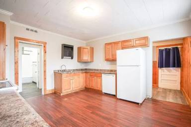 Main picture of 1012 River Rd