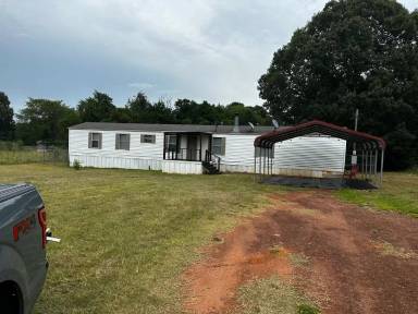 Main picture of 343 Royal Dr S