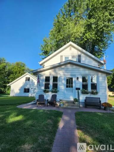 Main picture of 224 S Pine St