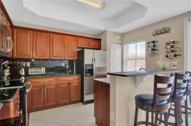Main picture of 000 SW 9 14383 Ct
