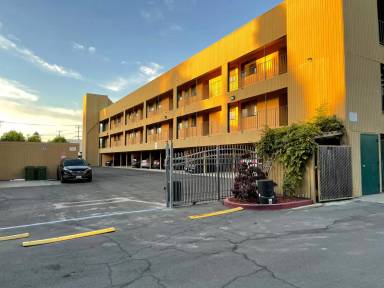 Main picture of 725 Kearney St