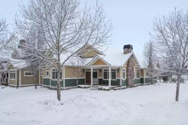 Main picture of 4160 W Woodhaven Loop