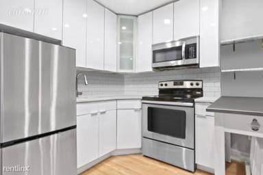 Main picture of 228 E 81st St