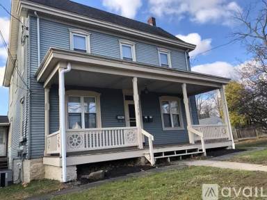Main picture of 158 N Main St