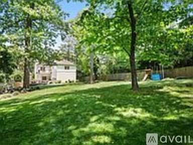 Main picture of 2612 Winding Ln NE