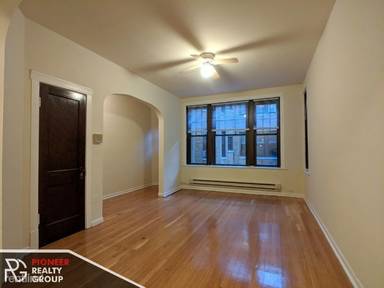 Main picture of 719-27 W Barry Ave