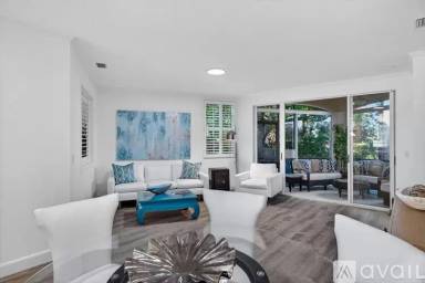 Main picture of 8390 Excalibur Cir