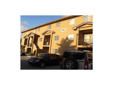 Main picture of 17415 NW 75th Pl