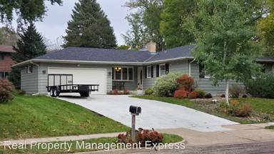 Main picture of 2600 W 31st St