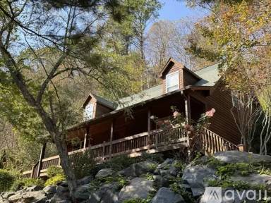 Main picture of 1351 N Pine Run Rd
