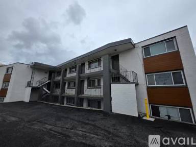Main picture of 1605 S Water St