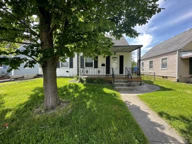 Main picture of 2203 S Pershing Dr