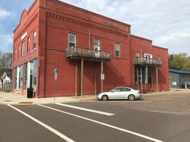 Main picture of 823 Main St