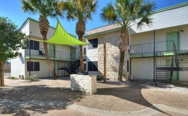 Main picture of Palm Gardens Apartments