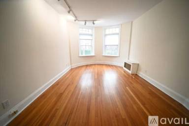 Main picture of 592 Washington St