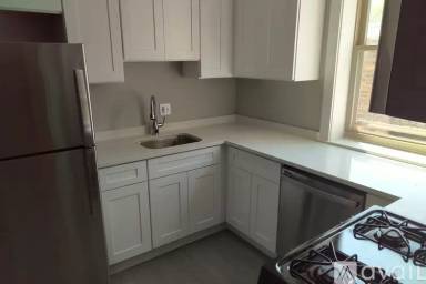 Main picture of 2449 W Ardmore Ave