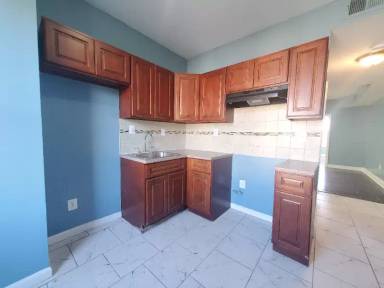 Main picture of 154 Terhune Ave