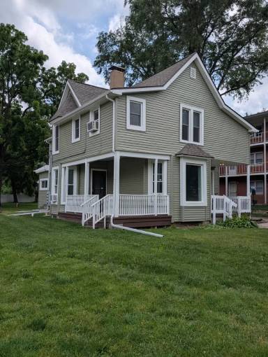 Main picture of 405 W White St