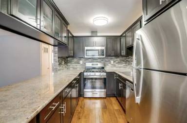 Main picture of 3638 W 113th St