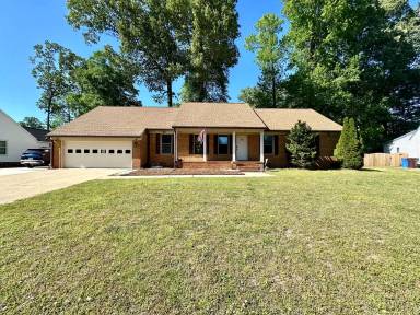 Main picture of 831 Mildenhall Dr