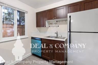 Main picture of 7423 N Williams Ave