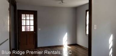 Main picture of 60 Oak Dr