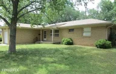 Main picture of 2431 N Clarence Ave