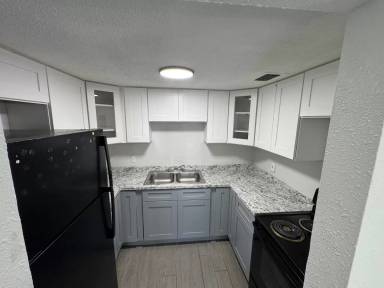 Main picture of 13701 N 21st St