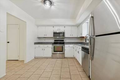 Main picture of 21 Cavendish Dr