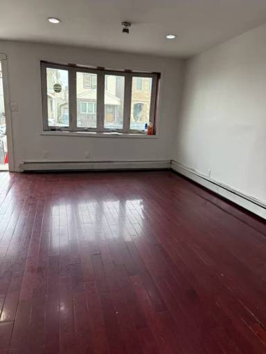Main picture of 21878 Hempstead Ave