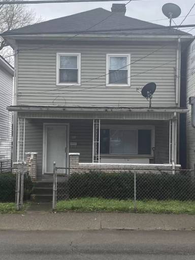 Main picture of 831 Washington St W