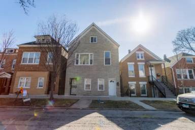 Main picture of 1651 W 38th Pl