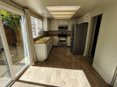 Main picture of 939 Claremont Ct