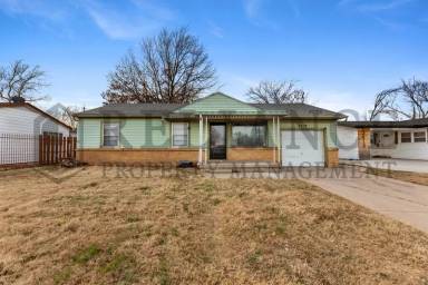 Main picture of 3419 S Glenn Ave